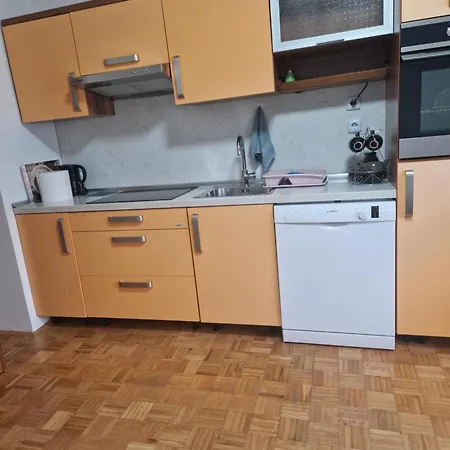 Apartman Apartma-sobe Lejla *