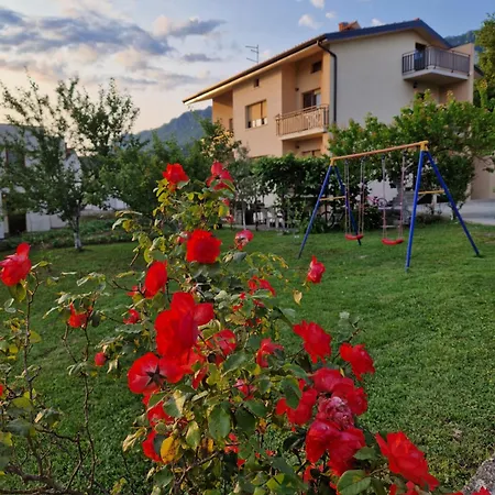 Apartmán Apartma-sobe Lejla *