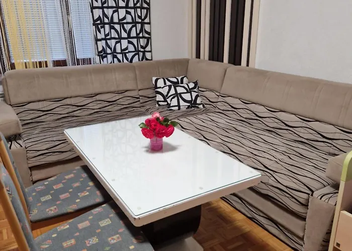Apartma-sobe Lejla Apartment