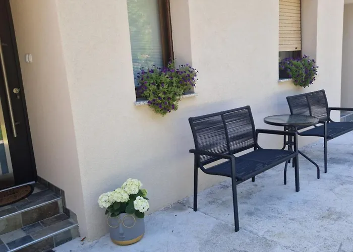 Apartment Apartma-sobe Lejla